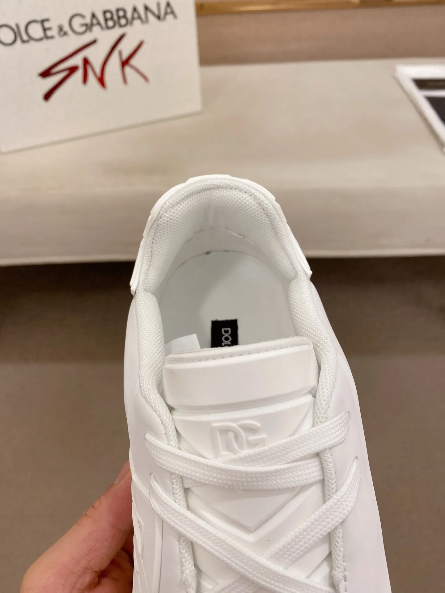 Men's shoes 💰: 660💰 (top quality) The latest sports style DG hot model recommendation, 👉 first launch of men's shoes 😻 I am really crazy about it, top design, impeccable comfort, absolute best-seller, imported cowhide upper, full cowhide lining🐂. Original replica, the latest cool outsole 💥👟Number of codes: 38-44 (45/custom-made, non-refundable)
